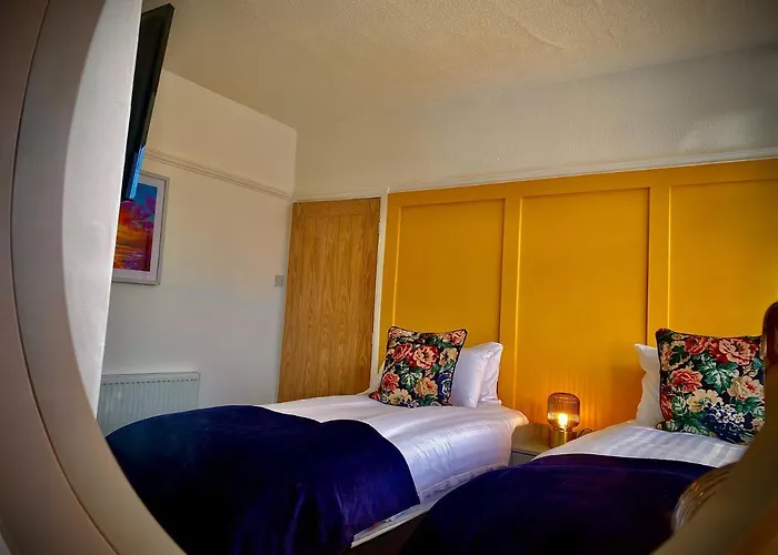 Family Modern 3 Bed Hot Tub House In Blackpool